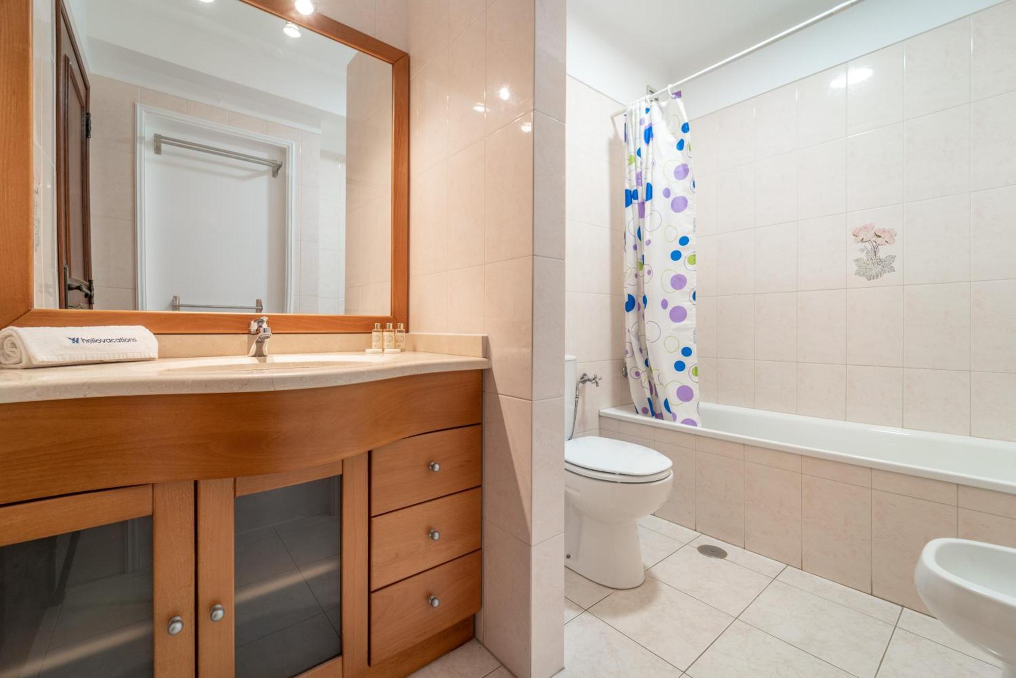 Quarteira - 2 D By Hellovacations Apartment