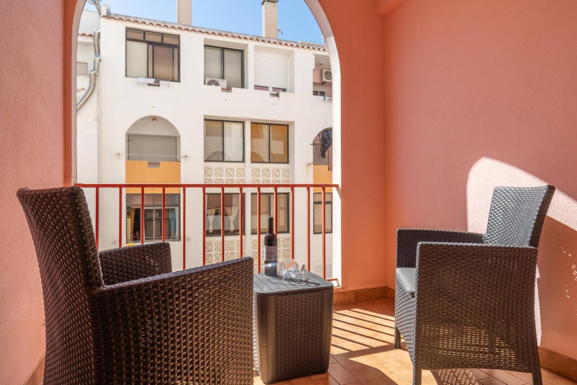 Apartment Quarteira - 2 D By Hellovacations